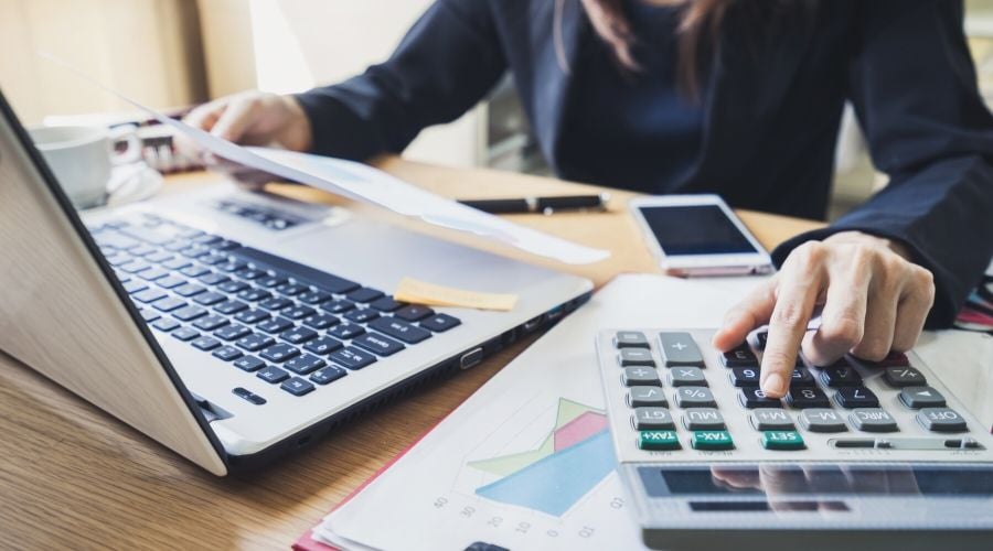 What-it-Takes-to-Become-an-Accounting-Specialist